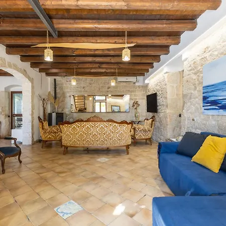 Villa Antica Aia Con Piscina