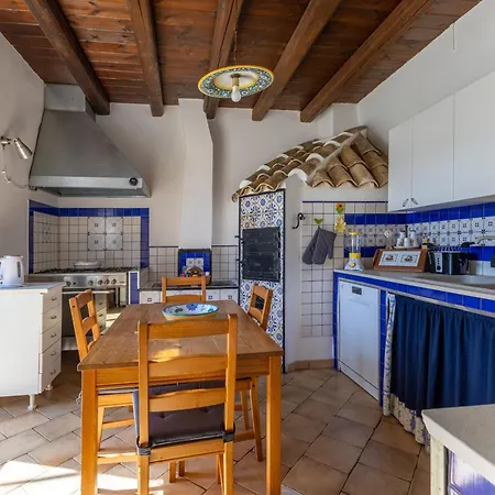 Villa Antica Aia Con Piscina
